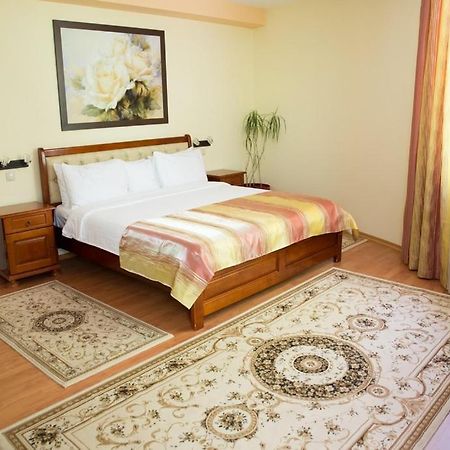 Hotel Nemira Slănic-Moldova Exteriör bild