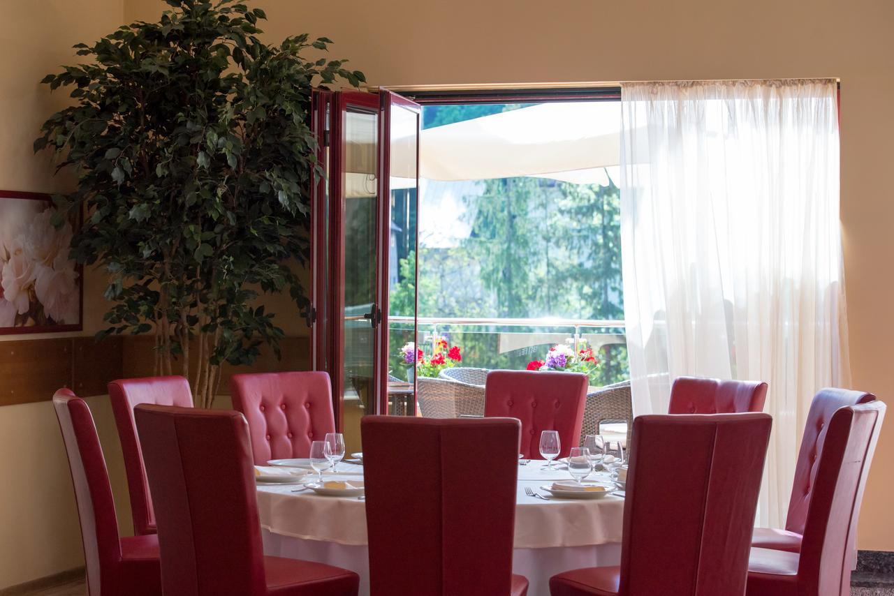 Hotel Nemira Slănic-Moldova Exteriör bild