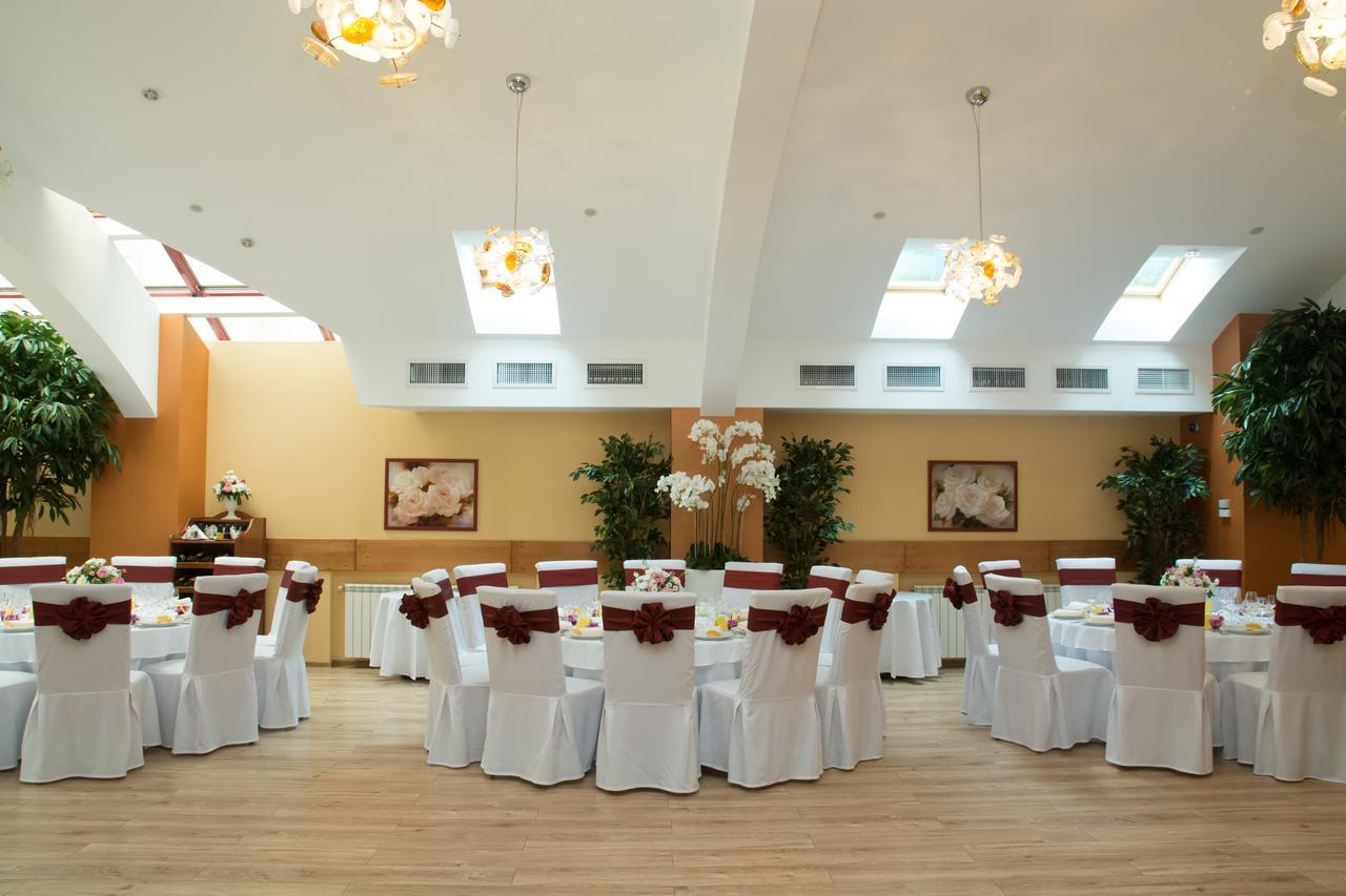 Hotel Nemira Slănic-Moldova Exteriör bild