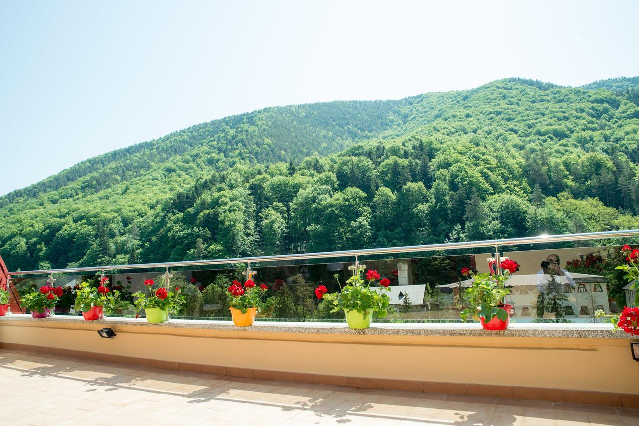 Hotel Nemira Slănic-Moldova Exteriör bild