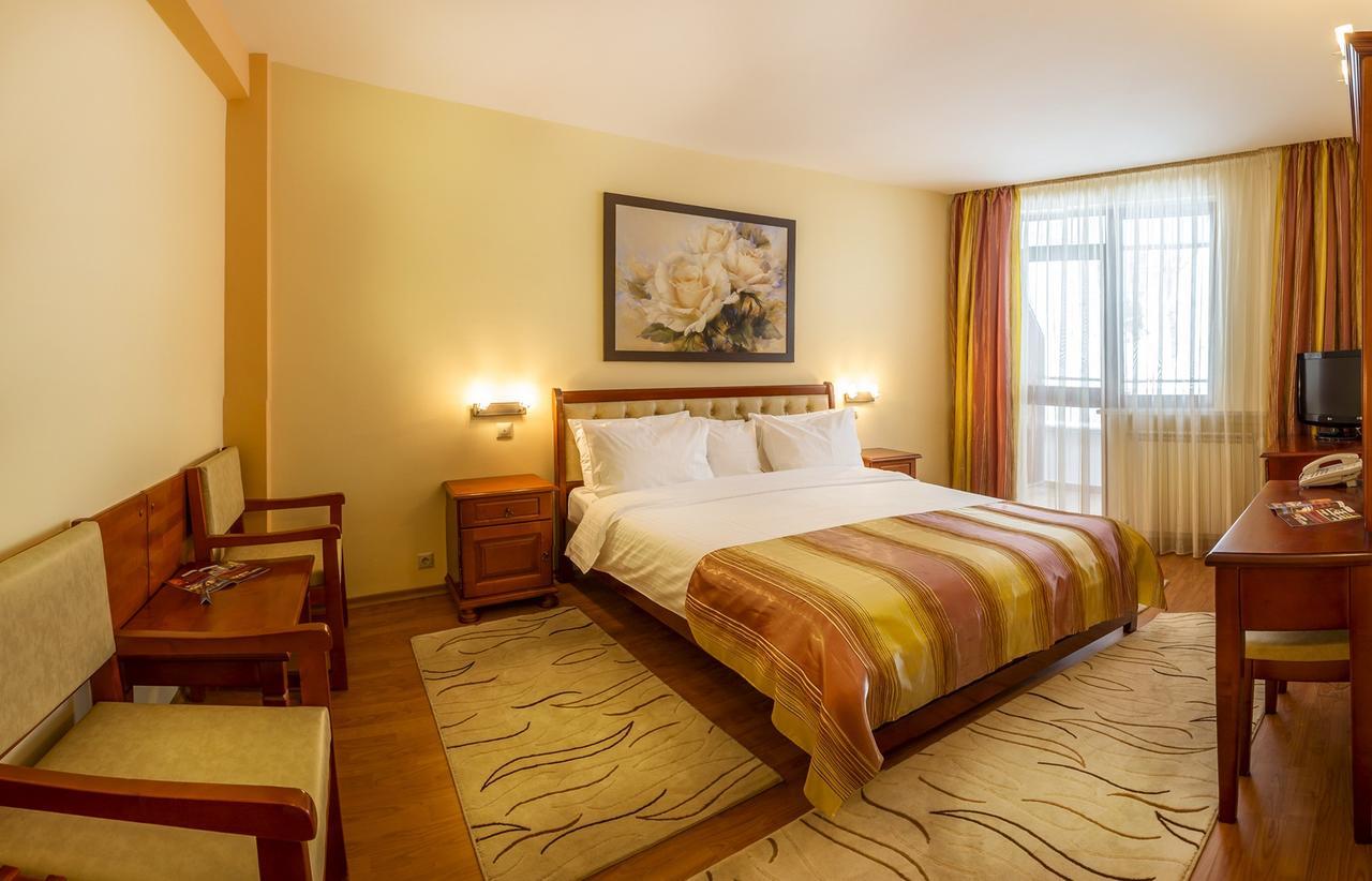 Hotel Nemira Slănic-Moldova Exteriör bild