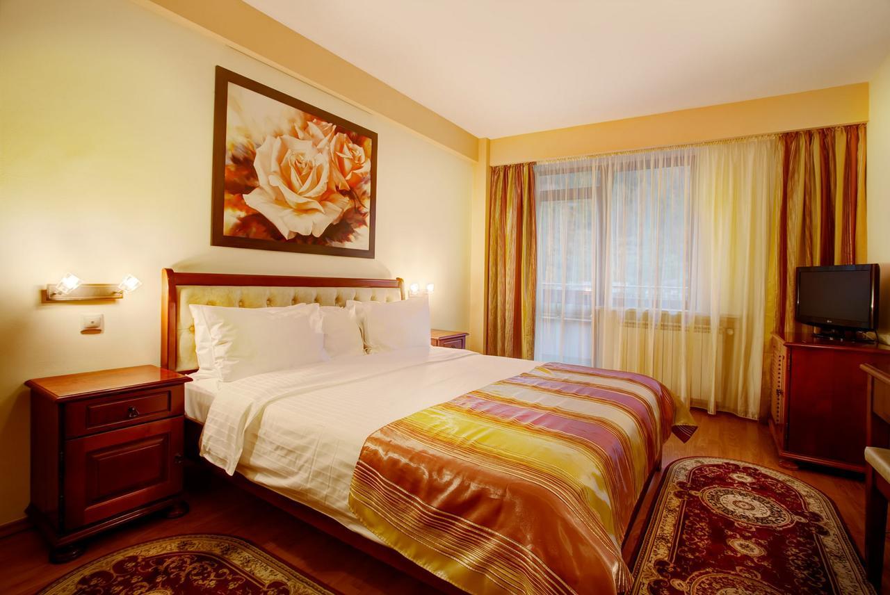 Hotel Nemira Slănic-Moldova Exteriör bild