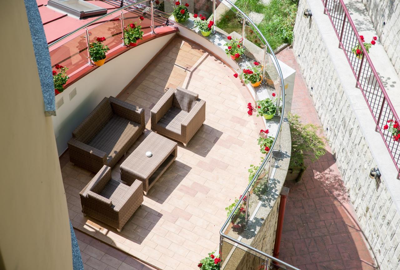 Hotel Nemira Slănic-Moldova Exteriör bild