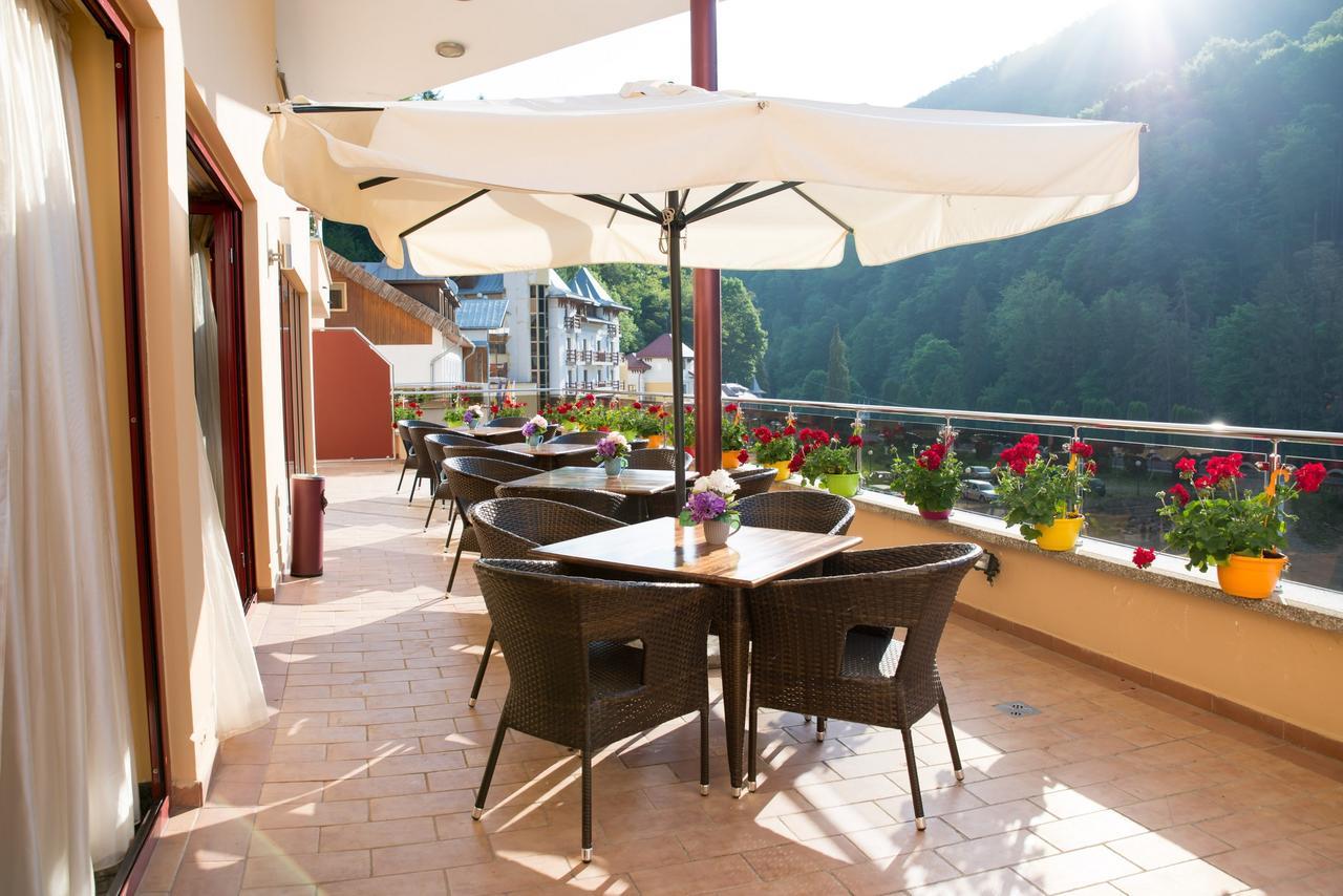 Hotel Nemira Slănic-Moldova Exteriör bild