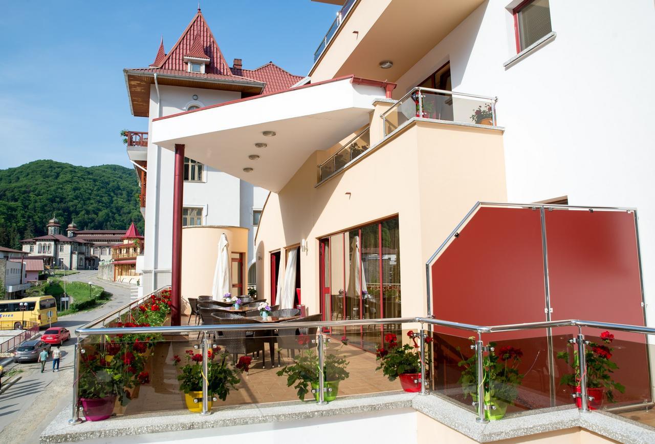 Hotel Nemira Slănic-Moldova Exteriör bild