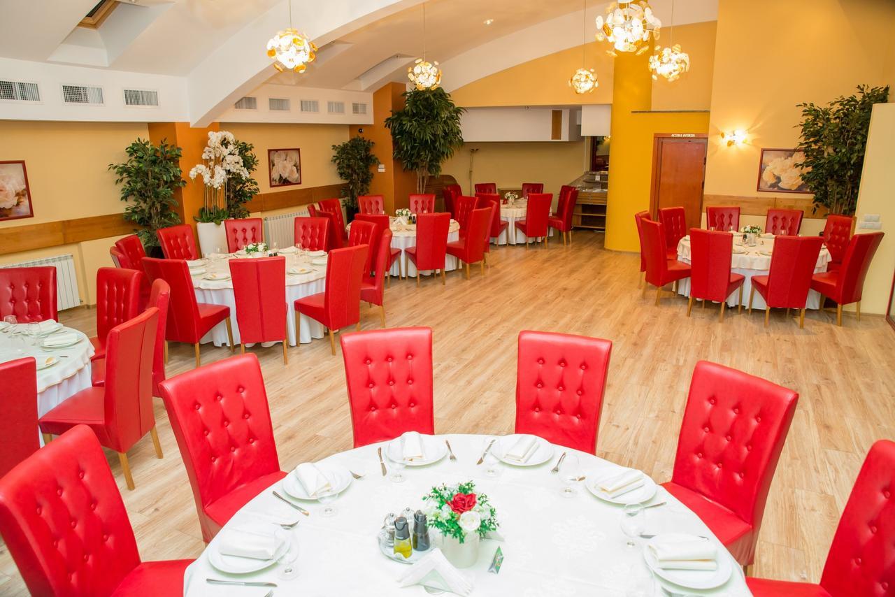 Hotel Nemira Slănic-Moldova Exteriör bild