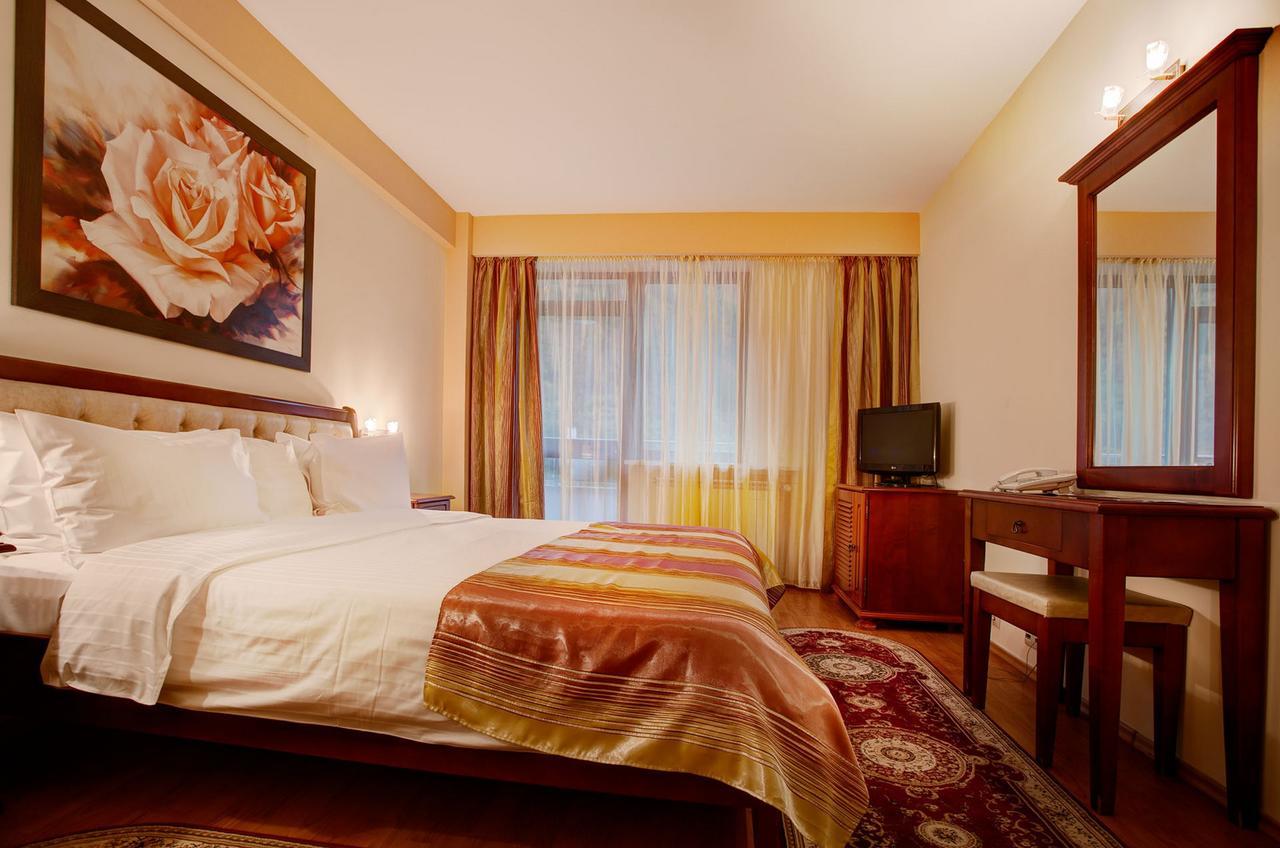 Hotel Nemira Slănic-Moldova Exteriör bild